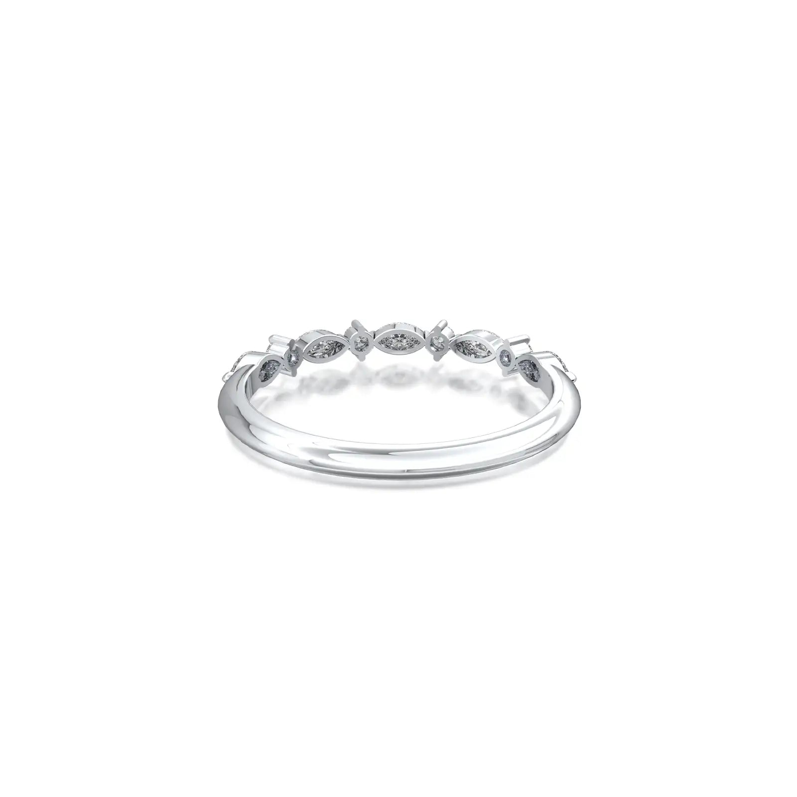 Chun 春 diamond ring a beautiful blend of stylish elegance and dazzling brilliance.
