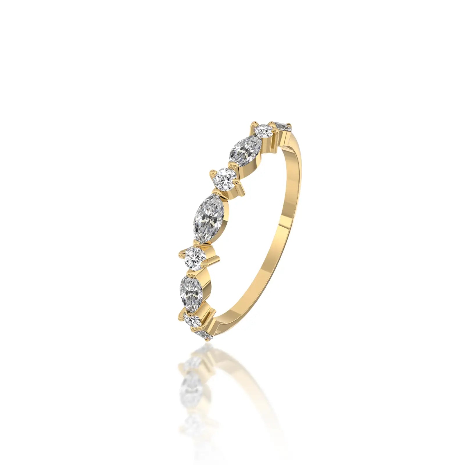 Fortune Jewelry's Chun 春 ring comes with a secure, classic setting, perfect for long, beautiful days.