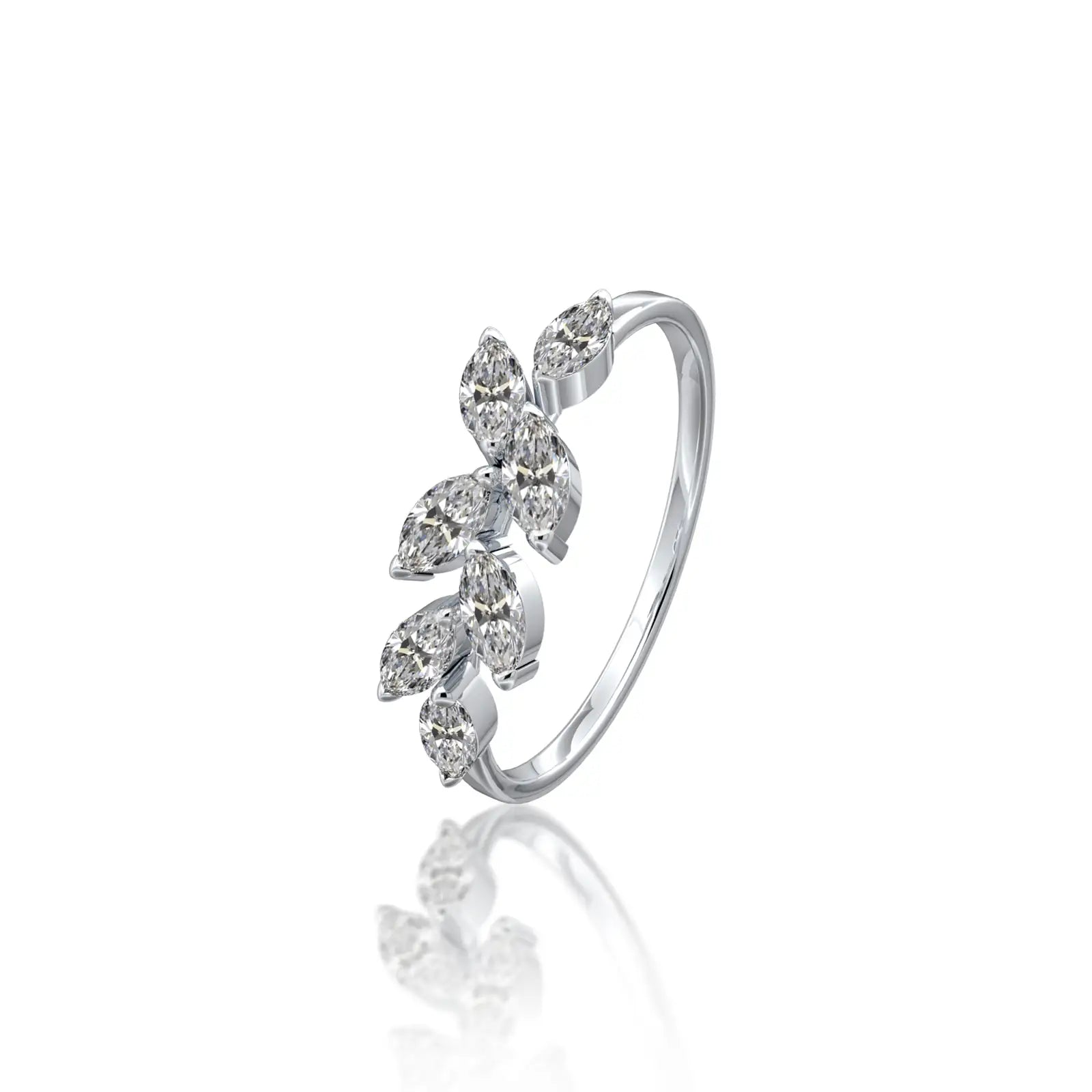 Fortune Jewelry's Mu 沐 vine ring is fabulous, chic, and a true must-have for office wear.